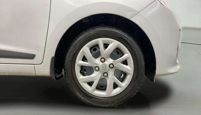 2017 Hyundai Grand i10 SPORTZ (O) 1.2 KAPPA VTVT, Petrol, Manual, 16,219 km, Right Front Wheel