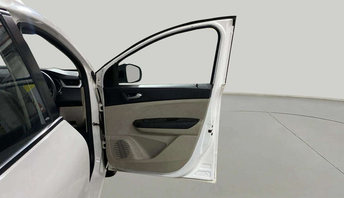2022 Renault TRIBER RXZ, Petrol, Manual, 21,844 km, RHS Front Door