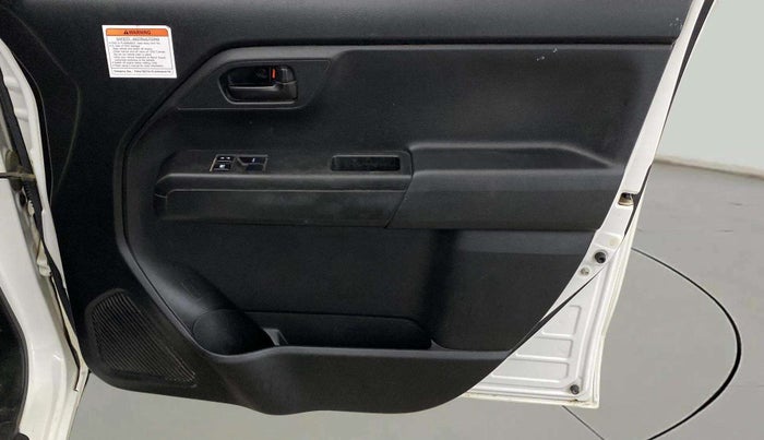 2019 Maruti New Wagon-R LXI CNG (O) 1.0, CNG, Manual, 64,055 km, Driver Side Door Panels Control