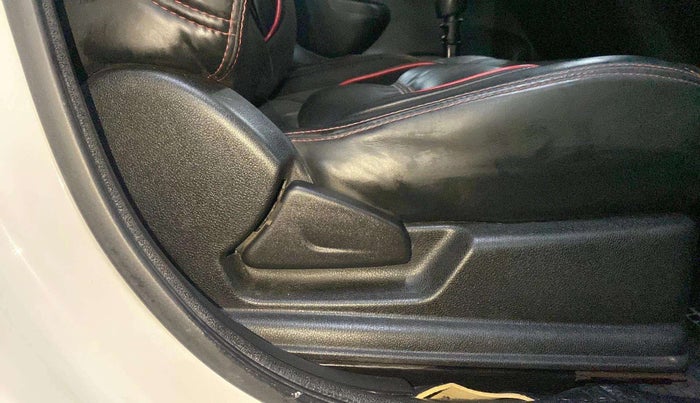 2021 Renault Kwid CLIMBER 1.0 (O), Petrol, Manual, 50,712 km, Driver Side Adjustment Panel