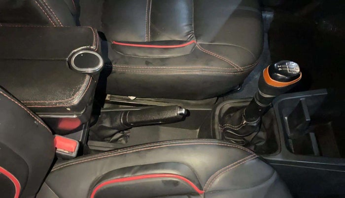 2021 Renault Kwid CLIMBER 1.0 (O), Petrol, Manual, 50,712 km, Gear Lever
