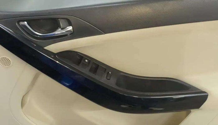 2020 Tata NEXON XZ PLUS PETROL, Petrol, Manual, 53,846 km, Driver Side Door Panels Control