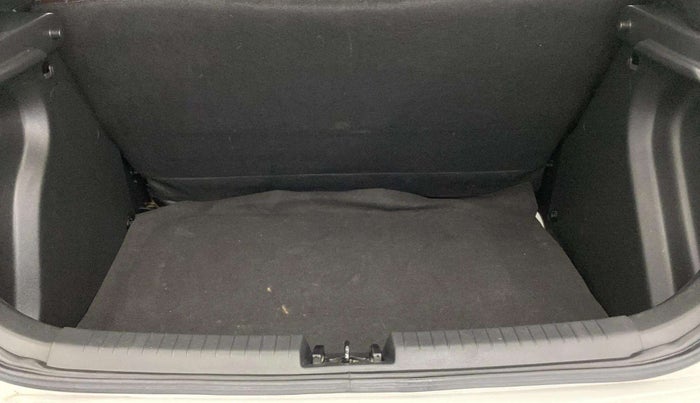 2018 Hyundai Elite i20 MAGNA EXECUTIVE 1.2, Petrol, Manual, 65,100 km, Boot Inside