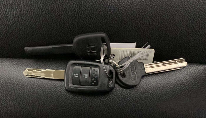 2018 Honda WR-V 1.2L I-VTEC S MT, Petrol, Manual, 54,491 km, Key Close Up