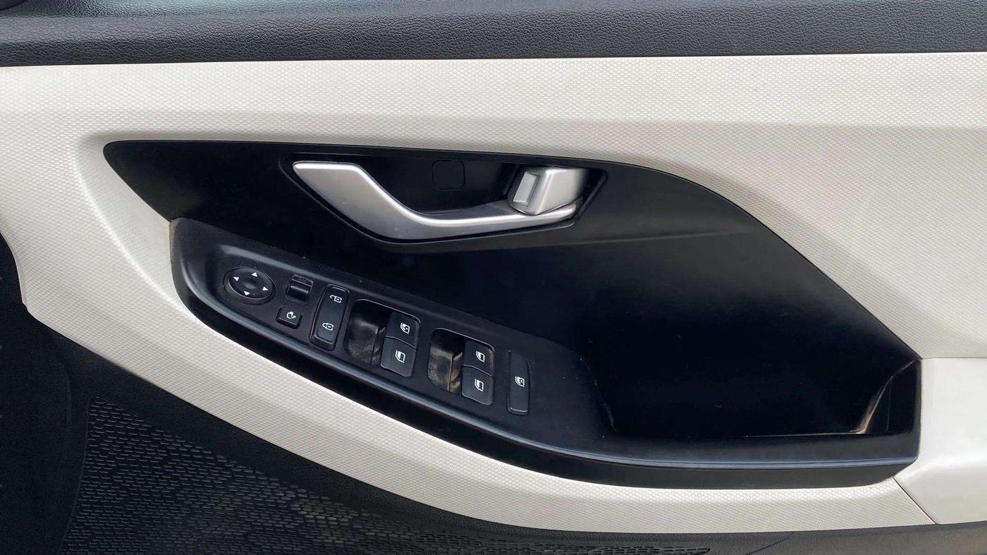 2021 Hyundai Creta SX EXECUTIVE 1.5 PETROL, Petrol, Manual, 16,836 km, Driver Side Door Panels Control