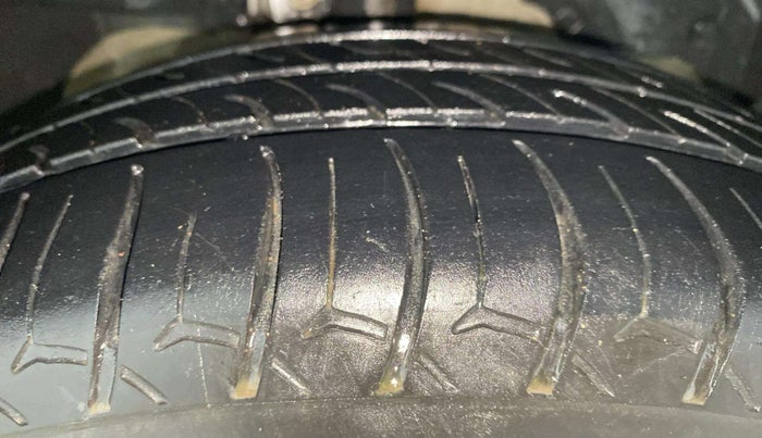 2019 Ford FREESTYLE TITANIUM PLUS 1.2 PETROL, Petrol, Manual, 1,00,380 km, Right Front Tyre Tread