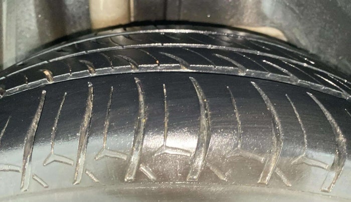 2019 Ford FREESTYLE TITANIUM PLUS 1.2 PETROL, Petrol, Manual, 1,00,380 km, Right Rear Tyre Tread