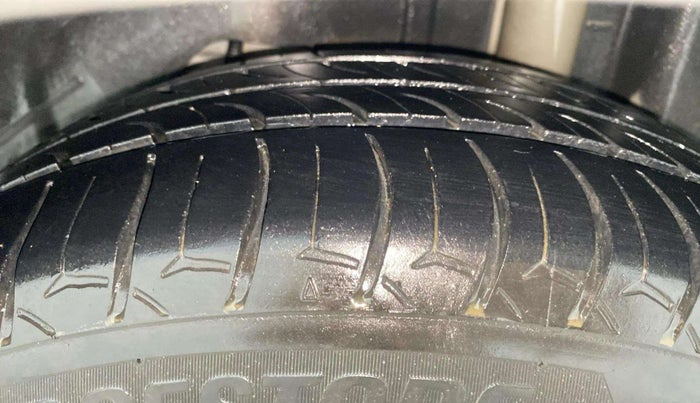 2019 Ford FREESTYLE TITANIUM PLUS 1.2 PETROL, Petrol, Manual, 1,00,380 km, Left Rear Tyre Tread