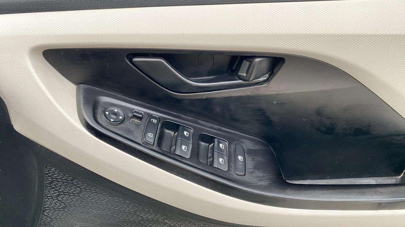 2021 Hyundai Creta EX 1.5 PETROL, Petrol, Manual, 41,983 km, Driver Side Door Panels Control