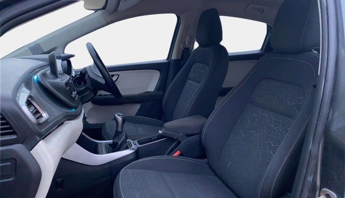 2022 Tata ALTROZ XZ PETROL, Petrol, Manual, 33,750 km, Right Side Front Door Cabin