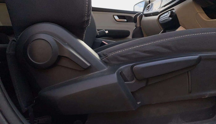 2022 Tata ALTROZ XZ PETROL, Petrol, Manual, 33,750 km, Driver Side Adjustment Panel