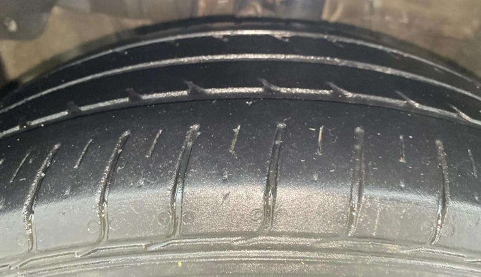 2015 Honda City 1.5L I-VTEC SV CVT, Petrol, Automatic, 1,27,232 km, Left Front Tyre Tread