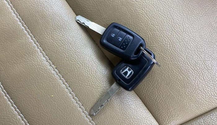 2015 Honda City 1.5L I-VTEC SV CVT, Petrol, Automatic, 1,27,232 km, Key Close Up
