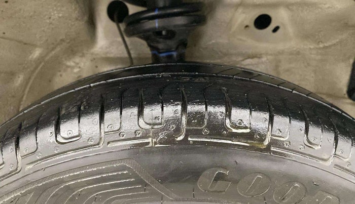 2017 Maruti Wagon R 1.0 LXI CNG, CNG, Manual, 52,583 km, Right Front Tyre Tread