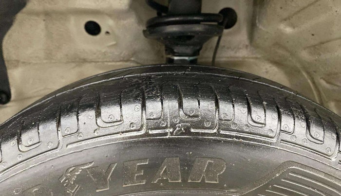 2017 Maruti Wagon R 1.0 LXI CNG, CNG, Manual, 52,583 km, Left Front Tyre Tread