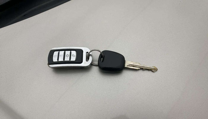 2017 Maruti Wagon R 1.0 LXI CNG, CNG, Manual, 52,583 km, Key Close Up