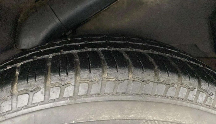 2015 Hyundai i10 MAGNA 1.1, Petrol, Manual, 22,244 km, Left Rear Tyre Tread