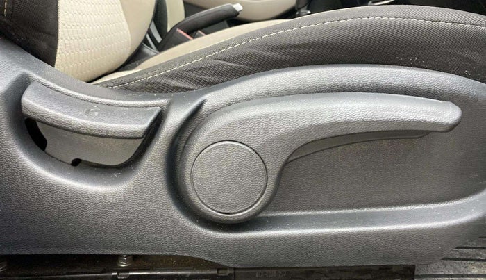 2015 Hyundai Elite i20 SPORTZ 1.2 (O), Petrol, Manual, 56,518 km, Driver Side Adjustment Panel