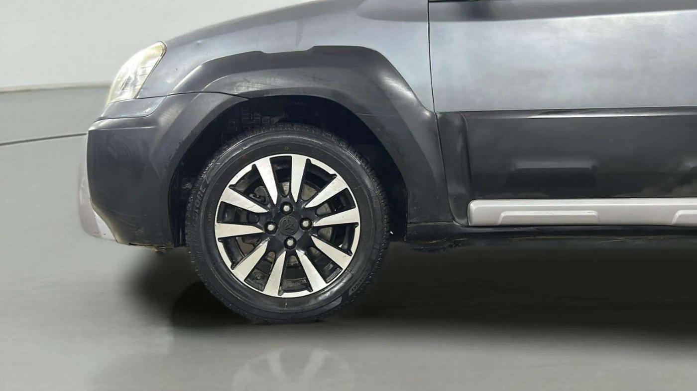 2014 Toyota Etios CROSS 1.2 G, Petrol, Manual, 69,670 km, Left Front Wheel