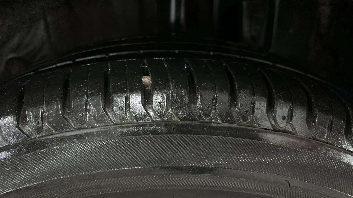 2014 Toyota Etios CROSS 1.2 G, Petrol, Manual, 69,670 km, Left Rear Tyre Tread
