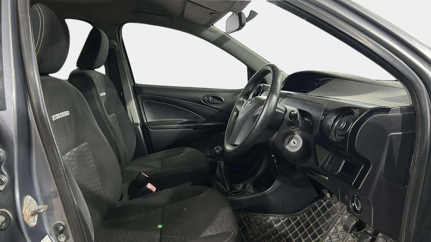2014 Toyota Etios CROSS 1.2 G, Petrol, Manual, 69,670 km, Right Side Front Door Cabin