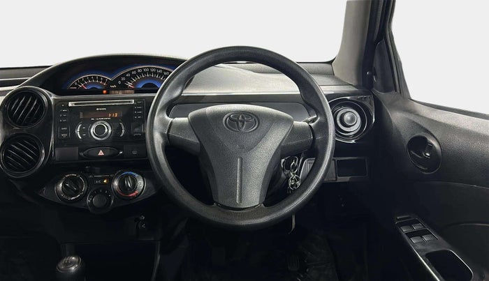 2014 Toyota Etios CROSS 1.2 G, Petrol, Manual, 69,558 km, Steering Wheel Close Up