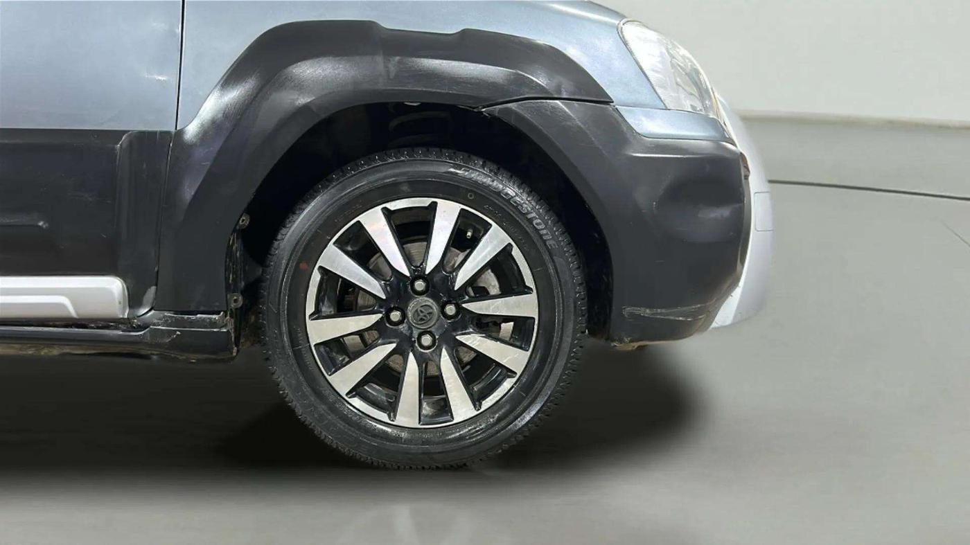 2014 Toyota Etios CROSS 1.2 G, Petrol, Manual, 69,670 km, Right Front Wheel