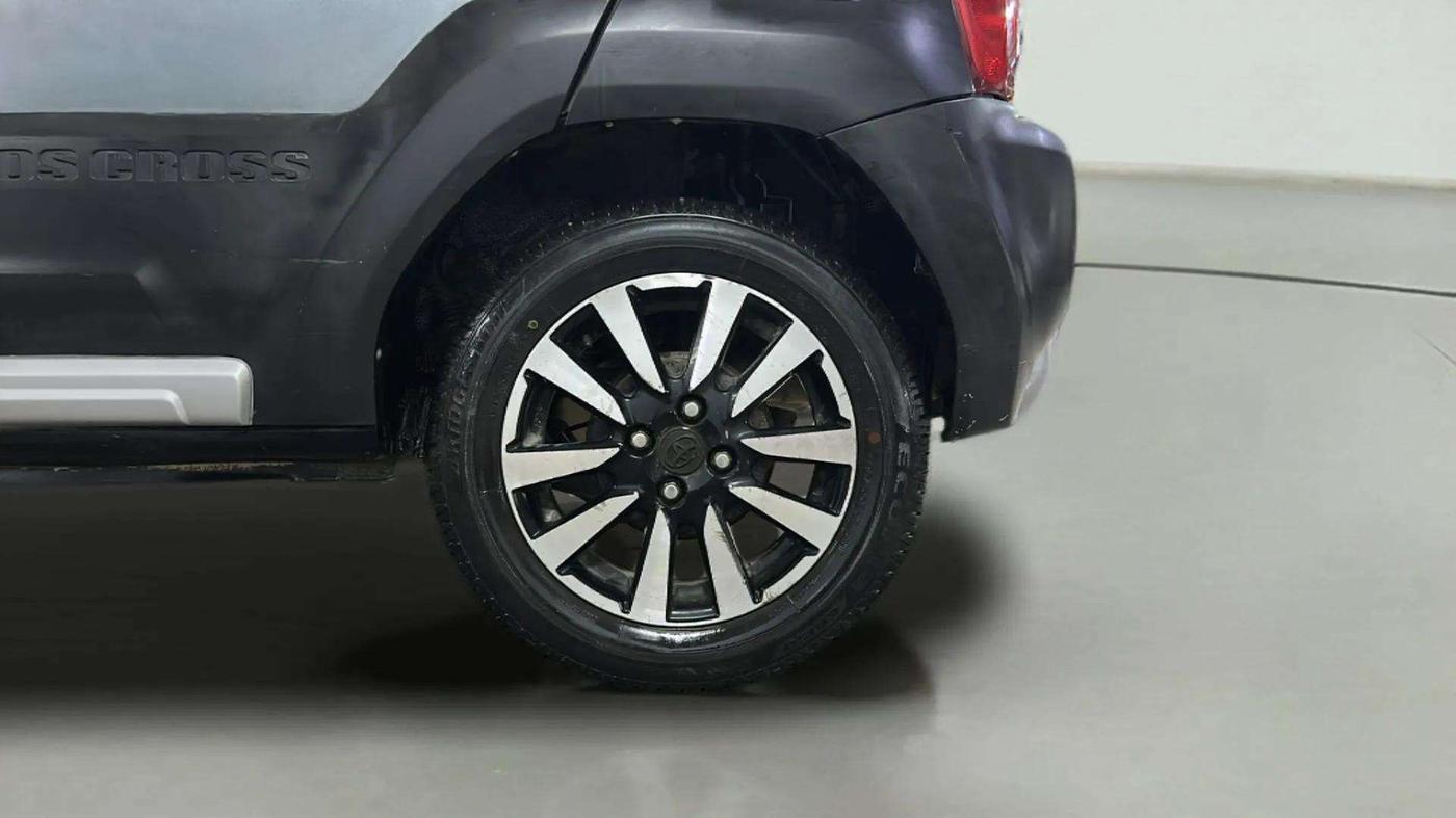 2014 Toyota Etios CROSS 1.2 G, Petrol, Manual, 69,670 km, Left Rear Wheel