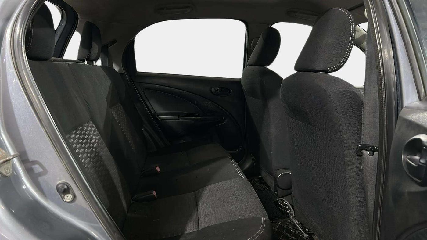 2014 Toyota Etios CROSS 1.2 G, Petrol, Manual, 69,670 km, Right Side Rear Door Cabin