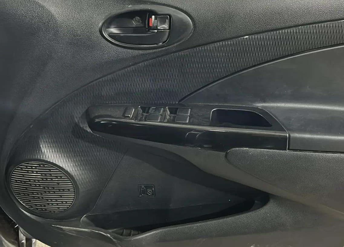 2014 Toyota Etios CROSS 1.2 G, Petrol, Manual, 69,670 km, Driver Side Door Panels Control