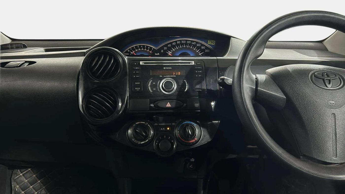 2014 Toyota Etios CROSS 1.2 G, Petrol, Manual, 69,670 km, Air Conditioner