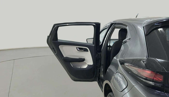 2023 Tata ALTROZ XZA, Petrol, Automatic, 32,570 km, LHS Rear Door