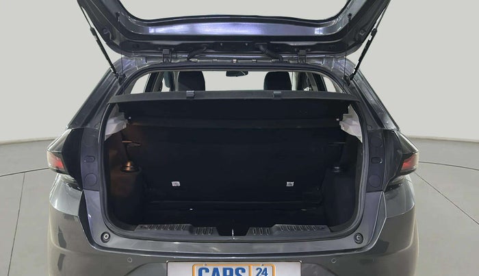 2023 Tata ALTROZ XZA, Petrol, Automatic, 32,570 km, Boot Inside