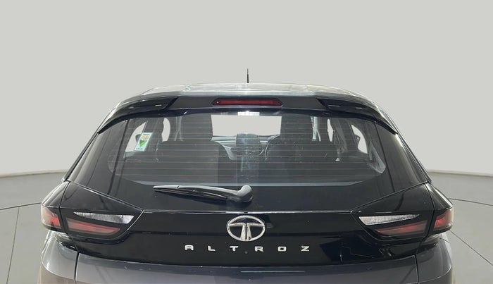2023 Tata ALTROZ XZA, Petrol, Automatic, 32,570 km, Rear Windshield