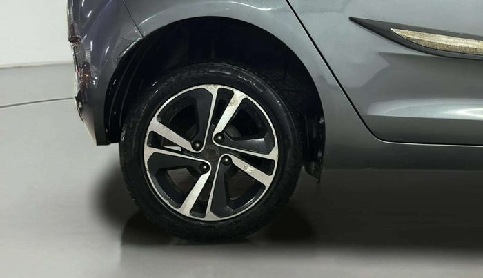 2023 Tata ALTROZ XZA, Petrol, Automatic, 32,570 km, Right Rear Wheel