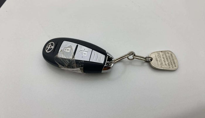 2022 Toyota URBAN CRUISER PREMIUM GRADE AT, Petrol, Automatic, 53,129 km, Key Close Up