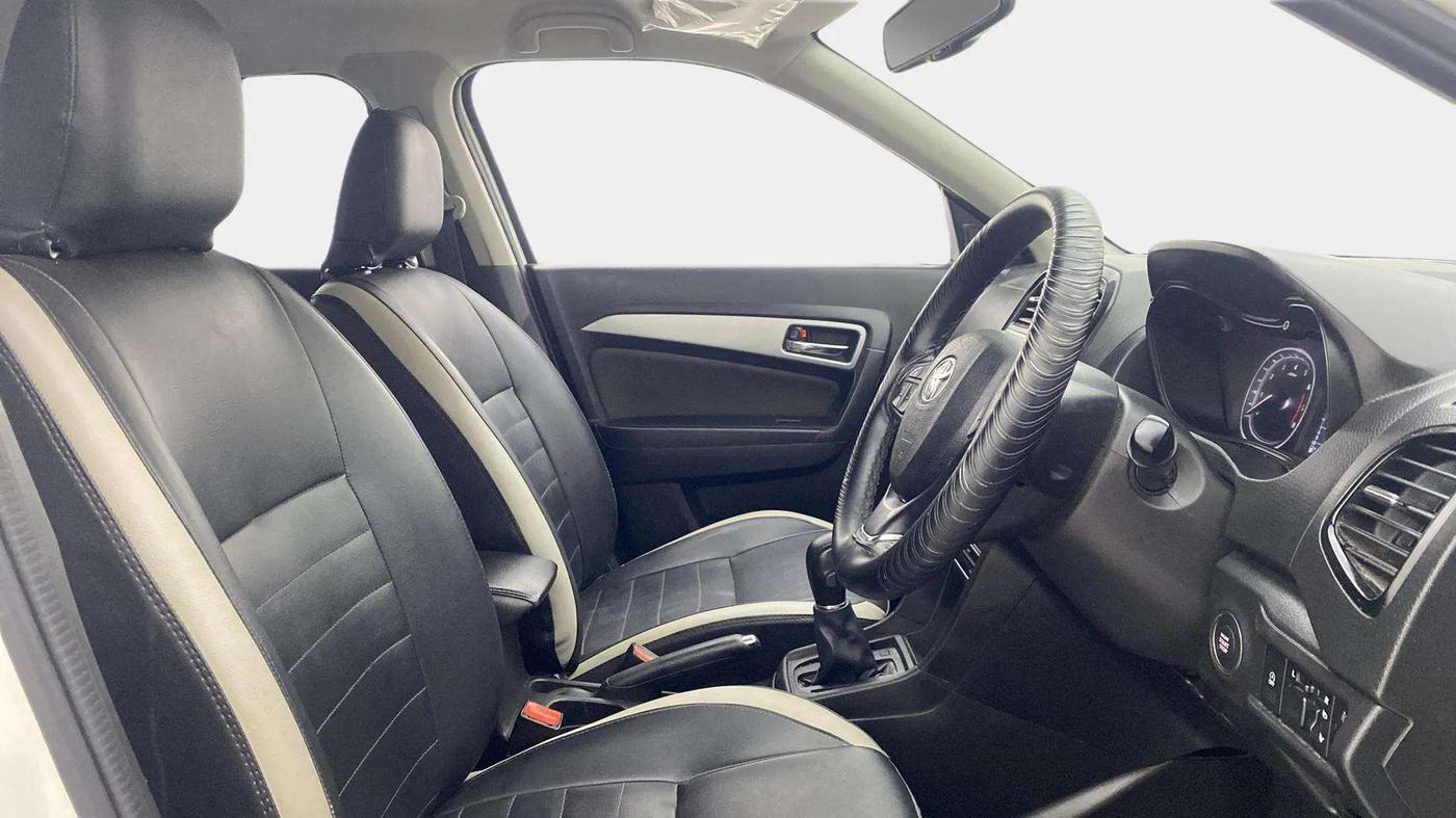 2022 Toyota URBAN CRUISER PREMIUM GRADE AT, Petrol, Automatic, 53,218 km, Right Side Front Door Cabin
