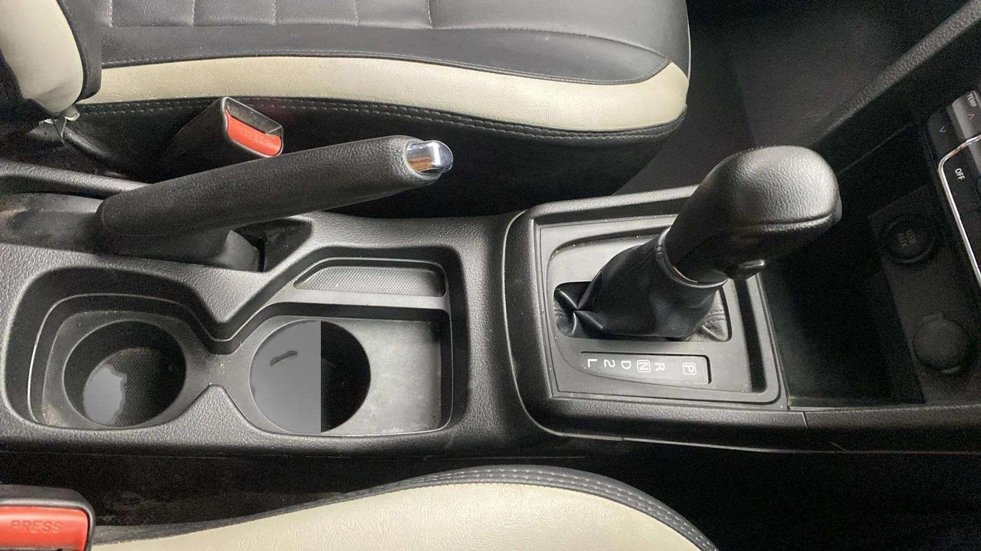 2022 Toyota URBAN CRUISER PREMIUM GRADE AT, Petrol, Automatic, 53,218 km, Gear Lever