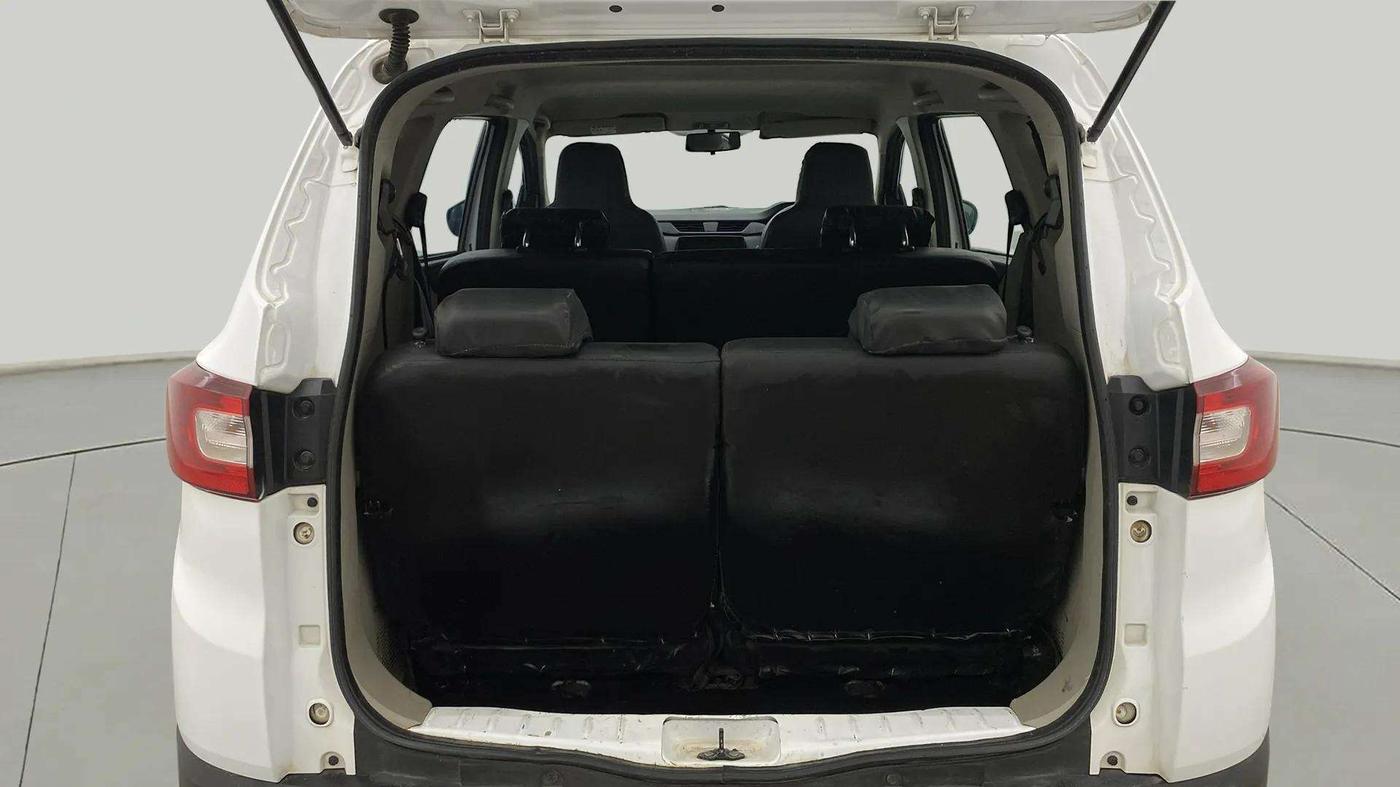 2021 Renault TRIBER RXT, Petrol, Manual, 48,732 km, Boot Inside