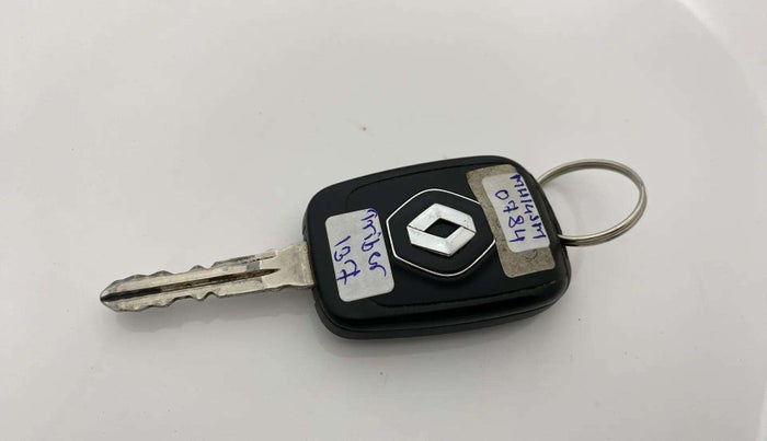 2021 Renault TRIBER RXT, Petrol, Manual, 48,732 km, Key Close Up
