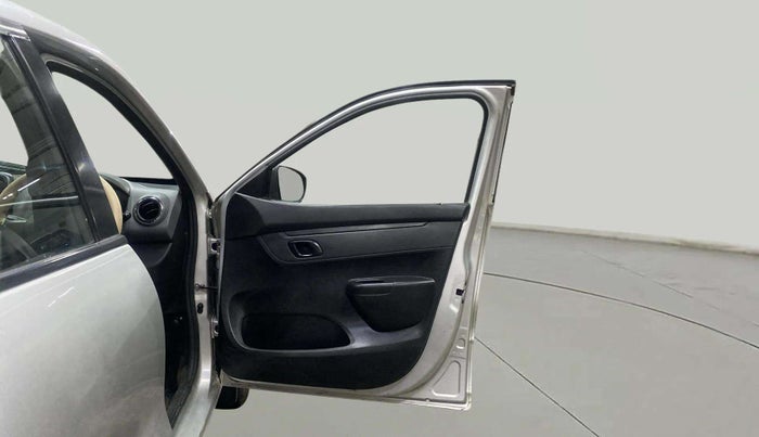 2017 Renault Kwid RXT 1.0 AMT (O), Petrol, Automatic, 35,872 km, RHS Front Door