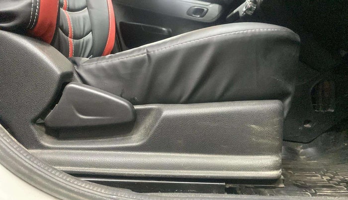 2017 Renault Kwid RXT 1.0 AMT (O), Petrol, Automatic, 35,872 km, Driver Side Adjustment Panel