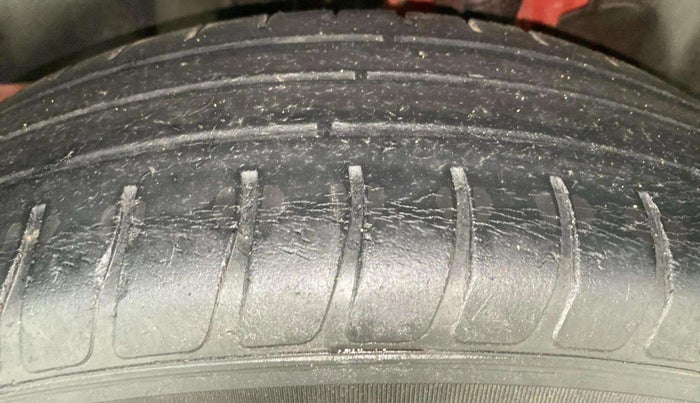 2023 Maruti Swift VXI, Petrol, Manual, 36,414 km, Left Rear Tyre Tread