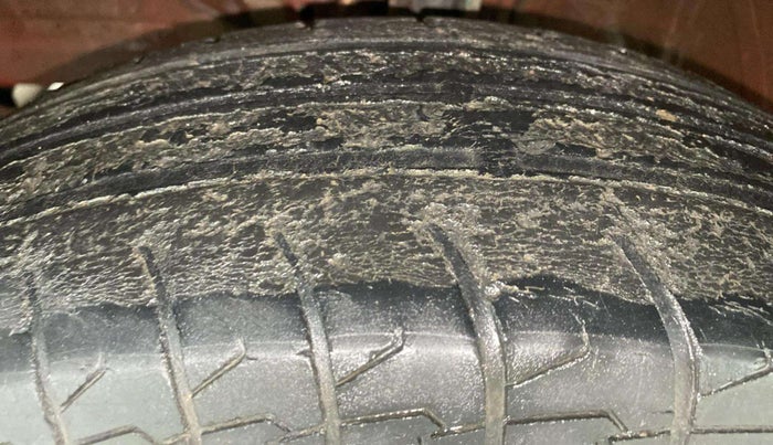 2023 Maruti Swift VXI, Petrol, Manual, 36,414 km, Left Front Tyre Tread