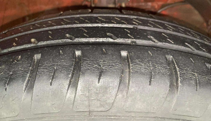 2023 Maruti Swift VXI, Petrol, Manual, 36,414 km, Right Front Tyre Tread