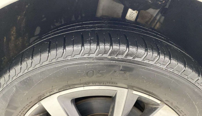 2022 Skoda SLAVIA STYLE 1.0L TSI AT, Petrol, Automatic, 30,046 km, Left Front Tyre Tread
