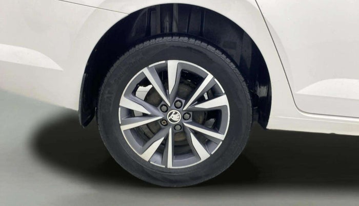 2022 Skoda SLAVIA STYLE 1.0L TSI AT, Petrol, Automatic, 30,046 km, Right Rear Wheel