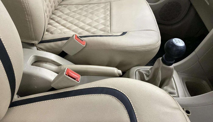 2015 Maruti Swift Dzire LXI (O), Petrol, Manual, 98,939 km, Gear Lever
