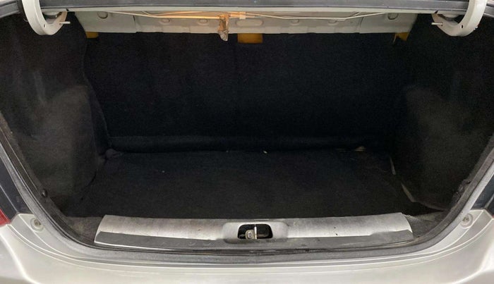 2015 Maruti Swift Dzire LXI (O), Petrol, Manual, 98,939 km, Boot Open Zoomed View