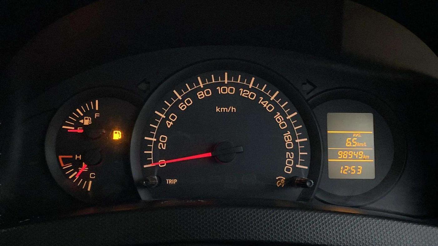 2015 Maruti Swift Dzire LXI (O), Petrol, Manual, 98,939 km, Odometer Image